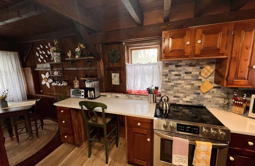Saylorsburg Cottage | Pocono Cottage - Close to everything!