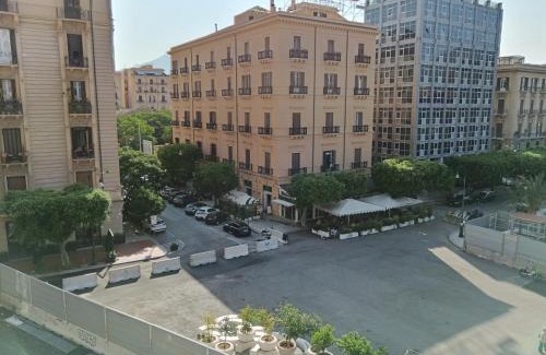 Ruggero Settimo Apartment | Politeama Suite