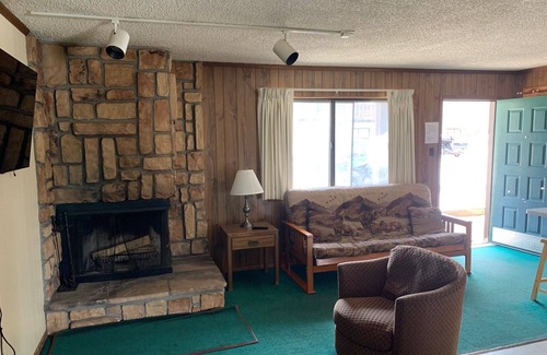 Red River Cabin | Ponderosa Lodge