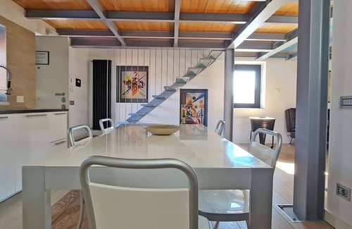 Tor di Quinto Apartment | Ponte Milvio Luxury House offers 5 STAR spaces, furnishings, services and comfort.