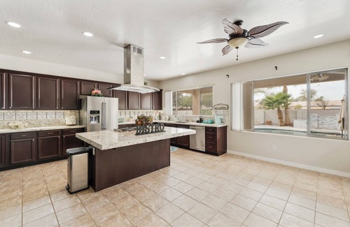 Chandler House | Pool, Basketball & Golf w/5BR 5BD & Events allowed
