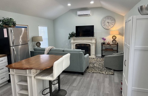 Inverness Cottage | Pool hot tub fenced pet friendly