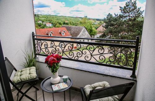 Vrdnik Apartment | POOL RESORT- Vila Lena lux apartmani 7 i 8