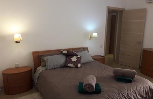 Ghajnsielem Apartment | Poolside Luxury Apartment with Patio 11A4S