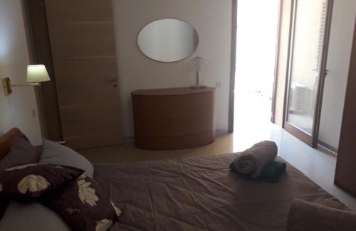 Ghajnsielem Apartment | Poolside Luxury Apartment with Patio 11A4S