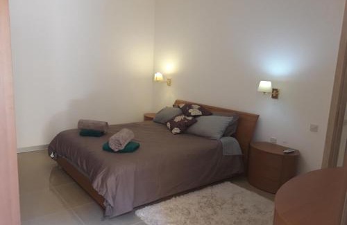 Ghajnsielem Apartment | Poolside Luxury Apartment with Patio 11A4S