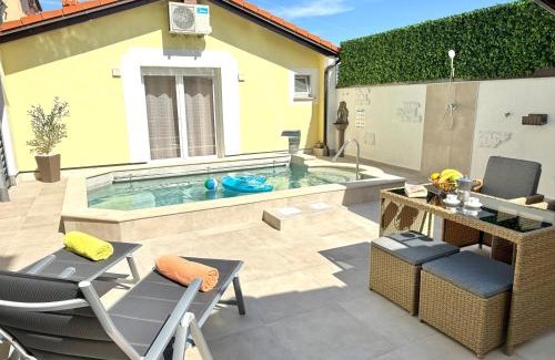 Valbandon Apartment | Poolside Studio