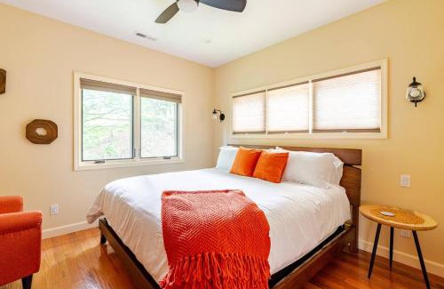 Marshall Cabin | Poplar Treehouse - Rustic Luxury