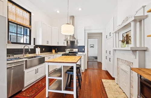 Uptown Historic District House | Porch Swing, streetcar, big backyard, Oh my!