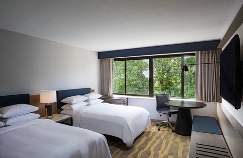 South Portland Hotel | Portland Sheraton at Sable Oaks