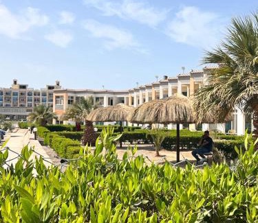 Al Mamsha El Seyahi Hotel | porto view red sea