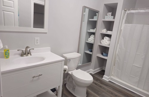 Portage Lakes House | Portview Carriage House - Attention to detail for the discerning travelers.