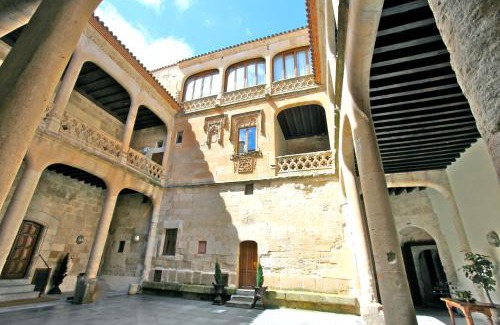 Villanueva de Canedo Hotel | Posada Real Castillo del Buen Amor