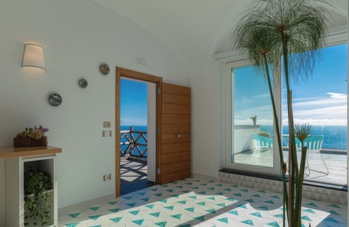 Montepertuso House | Positano house with private Hammam, suspended between sea and sky in nature.