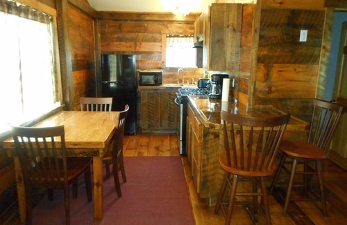 Shirley Cabin | Post and beam cabin with bunk beds