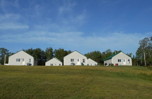 Shirley Cabin | Post and beam cabin with bunk beds