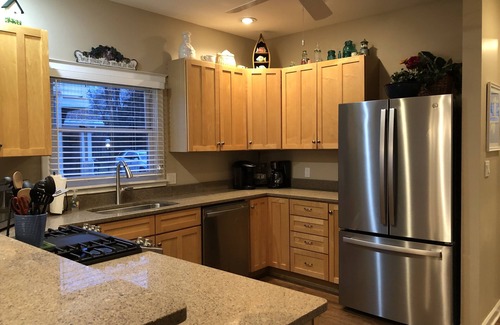 Powers Lake House | Powers Lake spacious retreat