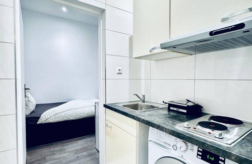 Klosterneuburg Apartment | Practical Studio Stay with Kitchen, Laundry & Great Location