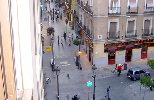 Golden Triangle of Art Apartment | PRADO MUSEUM AIR (60m2, AC, WIFI, Easy CheckIn, Garage)
