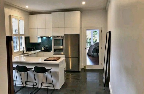 Prahran House | Prahran Terrace - Home2Home Executive Accommodation