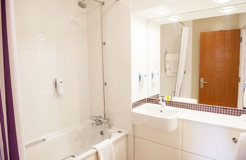 Barnsley Hotel | Premier Inn Barnsley Central M1 J37