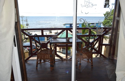 Kribi Apartment | Premium 2 Bedroom Apartment (4) Bathroom and showe