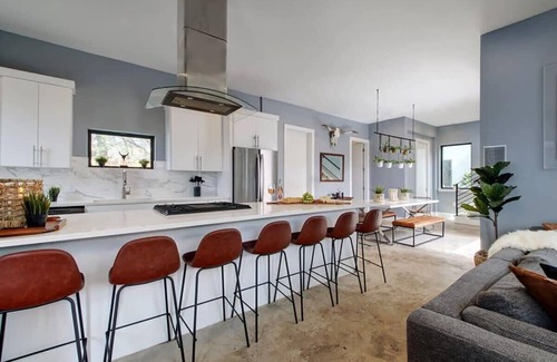 Montopolis House | Premium East Austin Home | Hot Tub