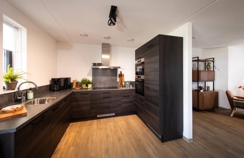 Thorn Villa | Premium Water 12p - Six Bedroom Villa, Sleeps 12