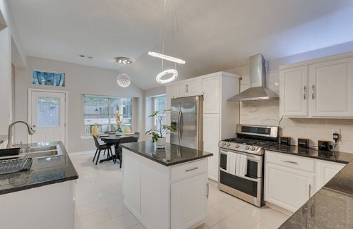 Sachse House | Prestigious 5BR/3.5B Home with Pool, Sauna, Game Room & Bar