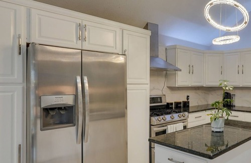Sachse House | Prestigious 5BR/3.5B Home with Pool, Sauna, Game Room & Bar