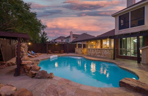 Sachse House | Prestigious 5BR/3.5B Home with Pool, Sauna, Game Room & Bar