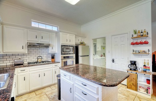 Lubbock House | Prickly Pear - West Texas Themed Relaxation