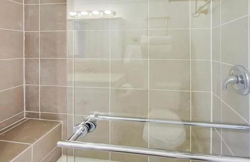 Fox Lake Apartment | prime lake frontage