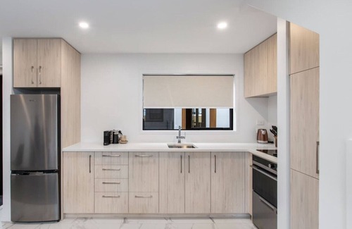 Addington House | Prime Location Cosy Warm Free Off Street Park
