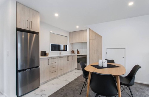 Addington House | Prime Location Cosy Warm Free Off Street Park