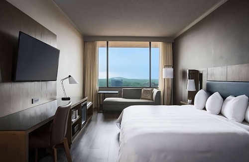 Nashville Resort | Prime Location, Explore Opry & Nashville's Best Spots, Pool, Pets Are Welcome!