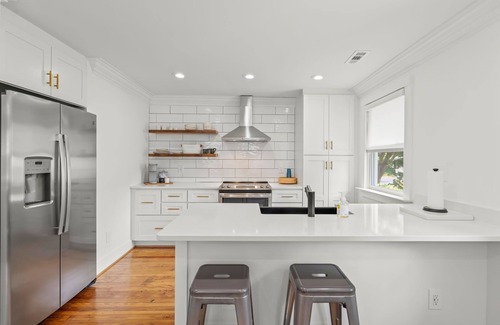 High Point House | Prime Location, Fast WiFi, & Modern Charm - Close to HPU & Area Downtowns!