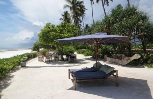 Matemwe Apartment | PRIVATE VILLA really on the beach , fully staffed on Zanzibar's Golden Mile