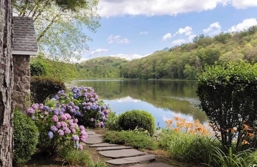 Highland House | Private 37 Acre Lake Estate on 164 Acres - 11 BR