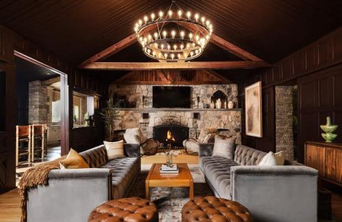 Highland House | Private 37 Acre Lake Estate On 164 Acres - 11 Br