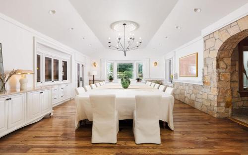Highland House | Private 37 Acre Lake Estate On 164 Acres - 11 Br