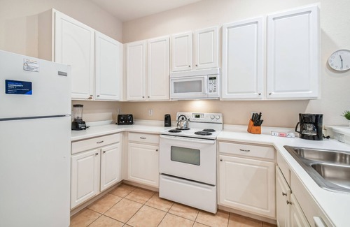 Bahama Bay Apartment | Private 3rd-Floor Bahamas Bay Apartment – No Rear Neighbors!