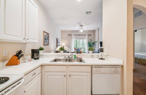 Bahama Bay Apartment | Private 3rd-Floor Bahamas Bay Apartment – No Rear Neighbors!