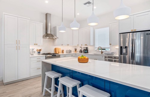 West Bay Condo | Private 7 Mile Beach Beach Club. Ocean views from Roof Terrace and Pool Pavilion