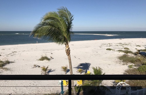 North Captiva Cabin | Private beach oasis - 2-minute walk to the ocean! w/Golf Cart & Club Access