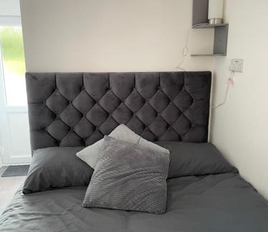 Clyst St Mary House | Private en-suite garden room