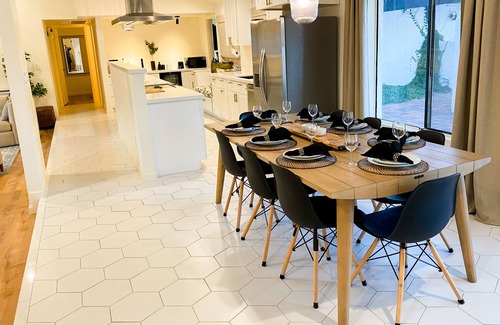 North Mountain House | Private Free Heated Pool, Waterfall, 2 King Beds & Arcade Games!