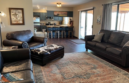 Wickenburg House | Private Getaway with 360 Views & Pool! Pens for Horses too!