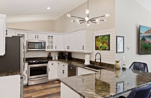 Brill House | Private home on 18th hole of Beautiful Butternut Hills. 25 Minutes to Hayward!