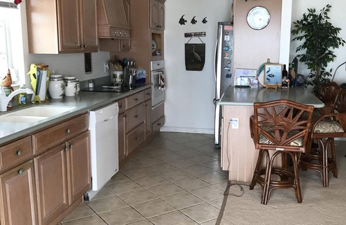 Breezeswept Beach Estates House | Private House Facing the Ocean with Heated Pool/Spa